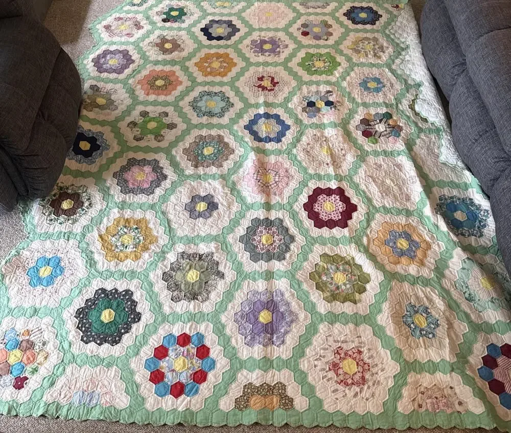 Vintage Beautiful Grandma's Flower Garden Quilt Feed Sack Fabrics 95 By 77”